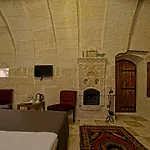 Apex Cave Hotel