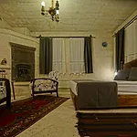Apex Cave Hotel