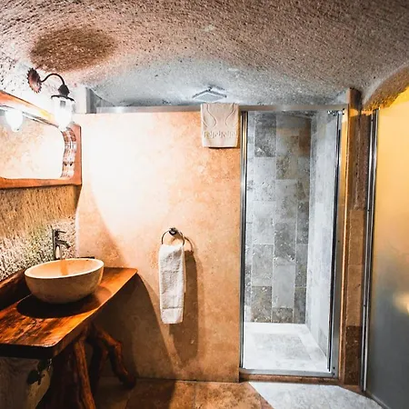 Apex Cave Hotel