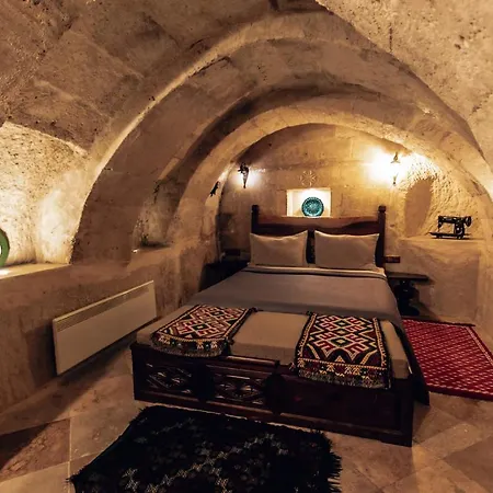 Apex Cave Hotel 2*